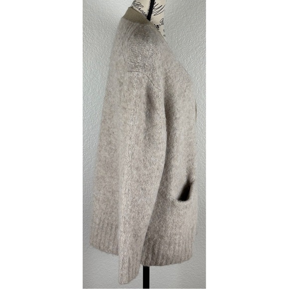 Everlane Superfuzz Alpaca Cardigan - Light Oat, size XXS - Picture 4 of 12